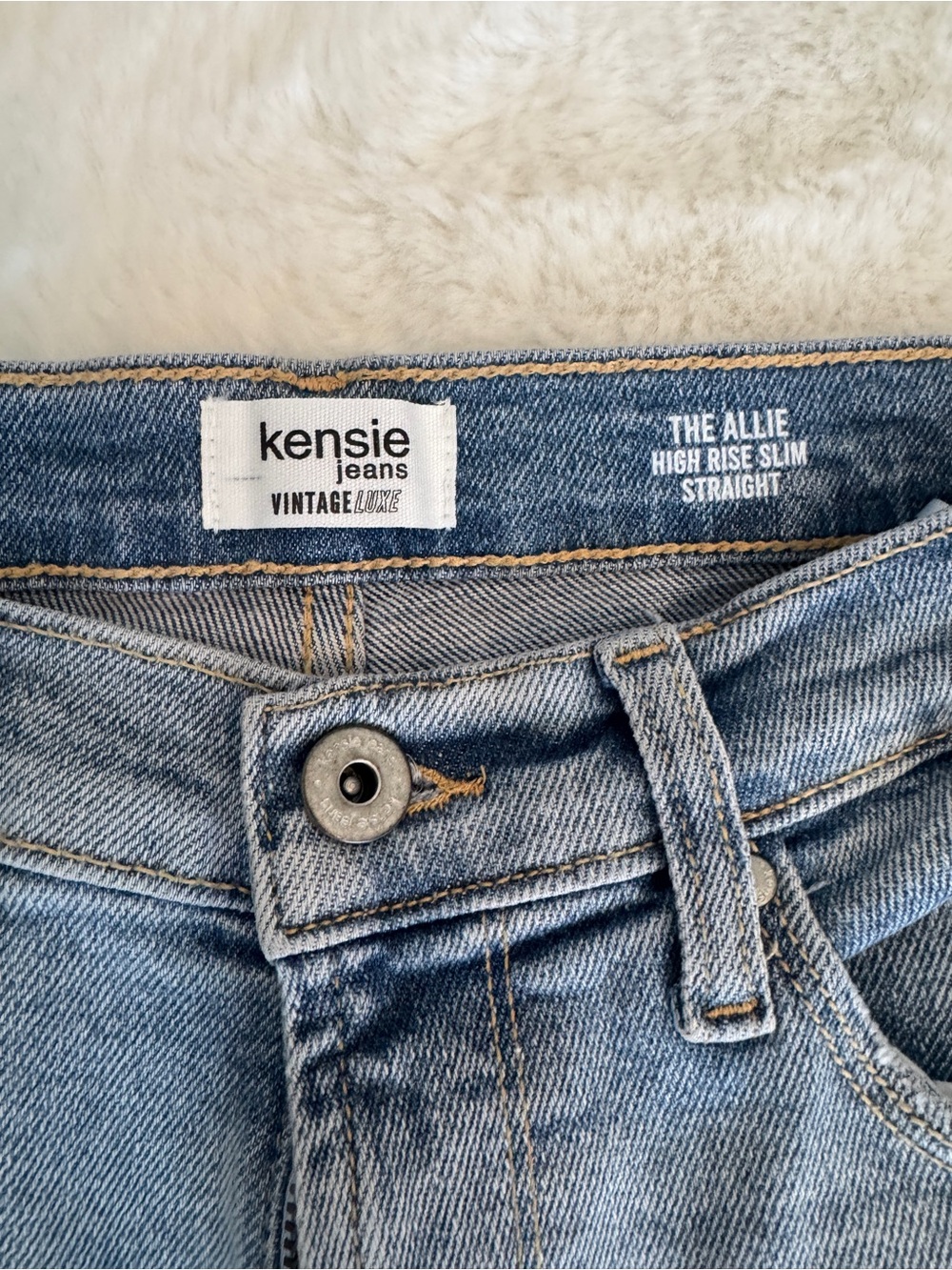 Kensie Jeans The Allie High-Rise Slim Straight Jeans - Light Blue